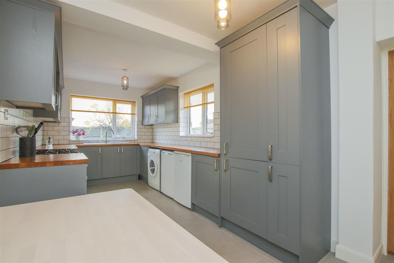 4 Bed Semi-detached House For Sale - Main Image